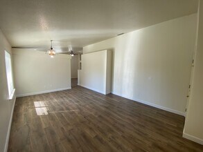 9582 Village Tree Dr in Elk Grove, CA - Building Photo - Building Photo