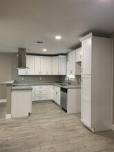 231 Acker St in Magnolia, TX - Foto de edificio - Building Photo