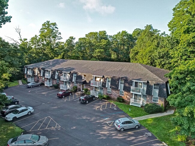 Brookview Court Apartments in Rotterdam, NY - Building Photo - Building Photo