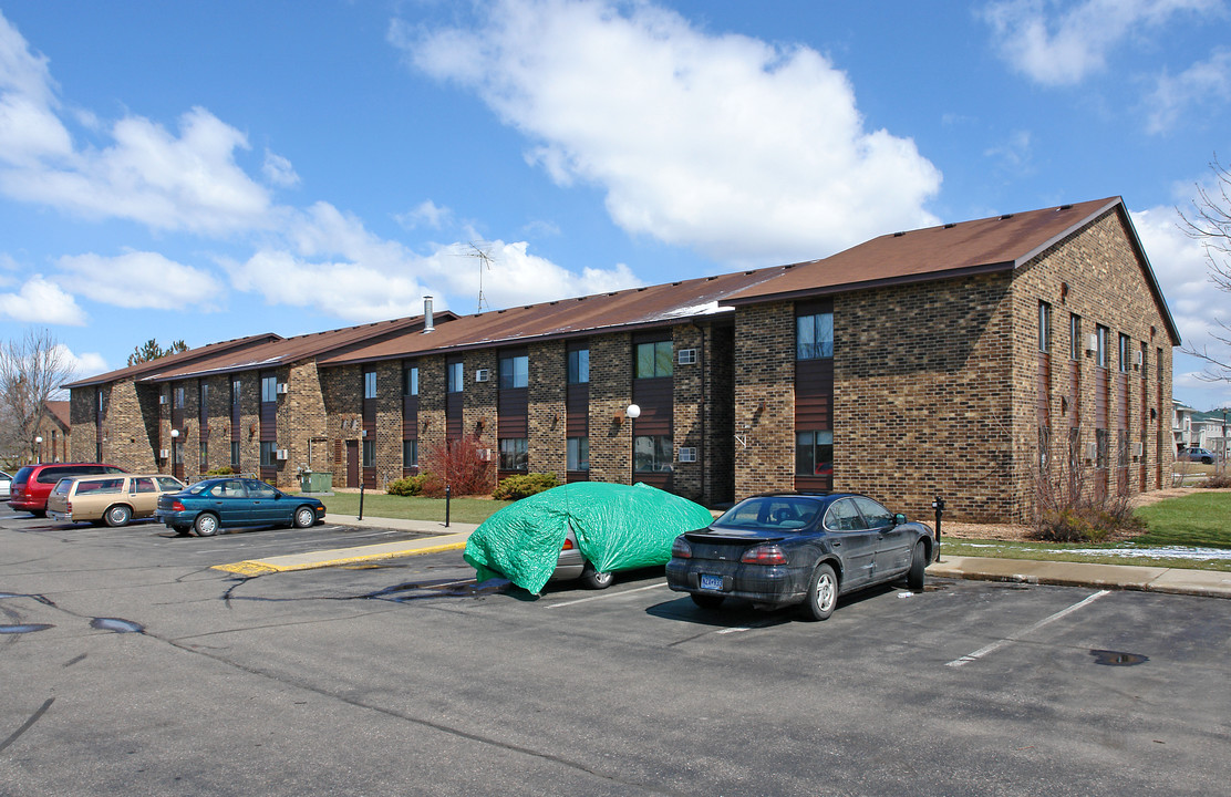 Koester Court Apartments in Northfield, MN - Building Photo