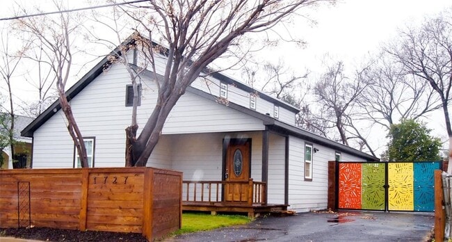 property at 1727 Pueblo St