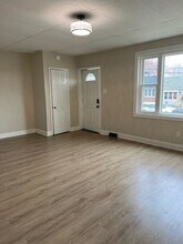 1572 Summit St in Boothwyn, PA - Foto de edificio - Building Photo
