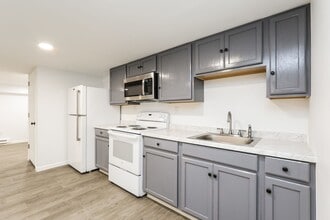 400 W Bridge St in Morrisville, PA - Building Photo - Building Photo
