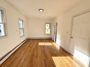 49 Chestnut Ave, Unit 3 in Boston, MA - Building Photo - Building Photo