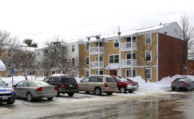 Spring Gate Apartments in Rockland, MA - Foto de edificio - Building Photo