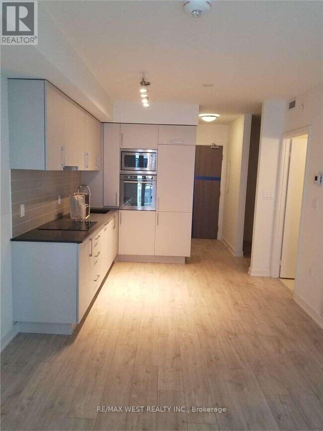 576 Front St W in Toronto, ON - Building Photo - Building Photo