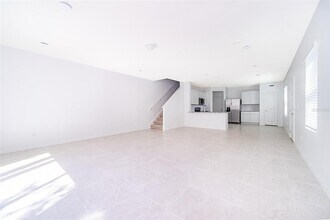 4526 Cypress Cay Wy in Kissimmee, FL - Foto de edificio - Building Photo
