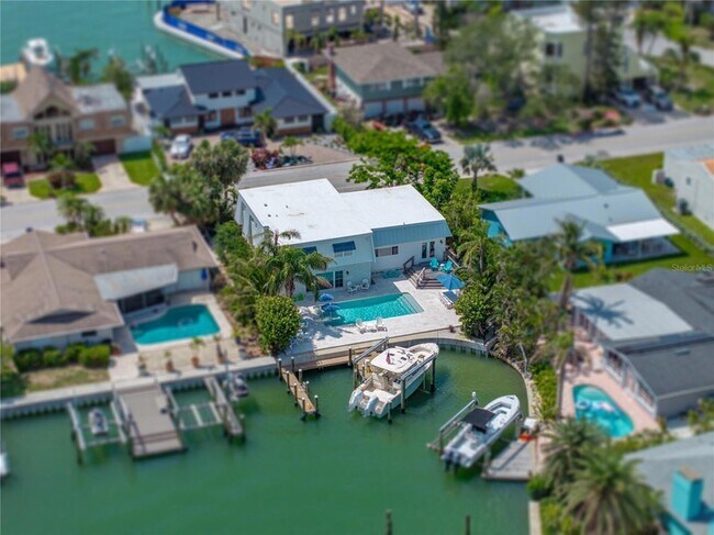 829 59th Ave in St Pete Beach, FL - Building Photo - Building Photo