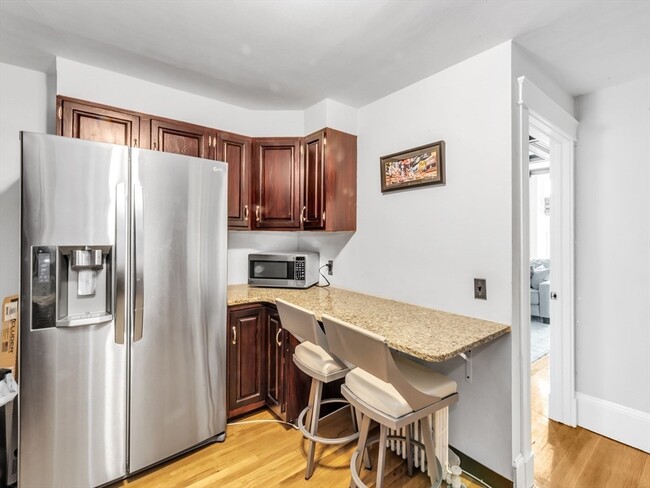 33 Westbourne Ter, Unit 3 in Brookline, MA - Building Photo - Building Photo