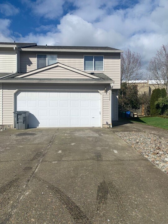14216 SE 7th Way in Vancouver, WA - Building Photo