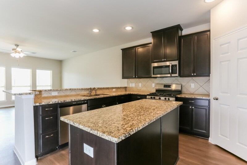 9394686259 A in Rosharon, TX - Building Photo