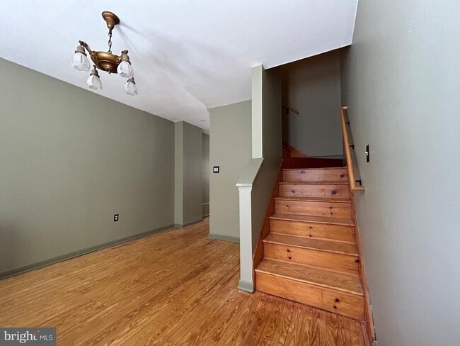 162 York St in Lambertville, NJ - Building Photo - Building Photo