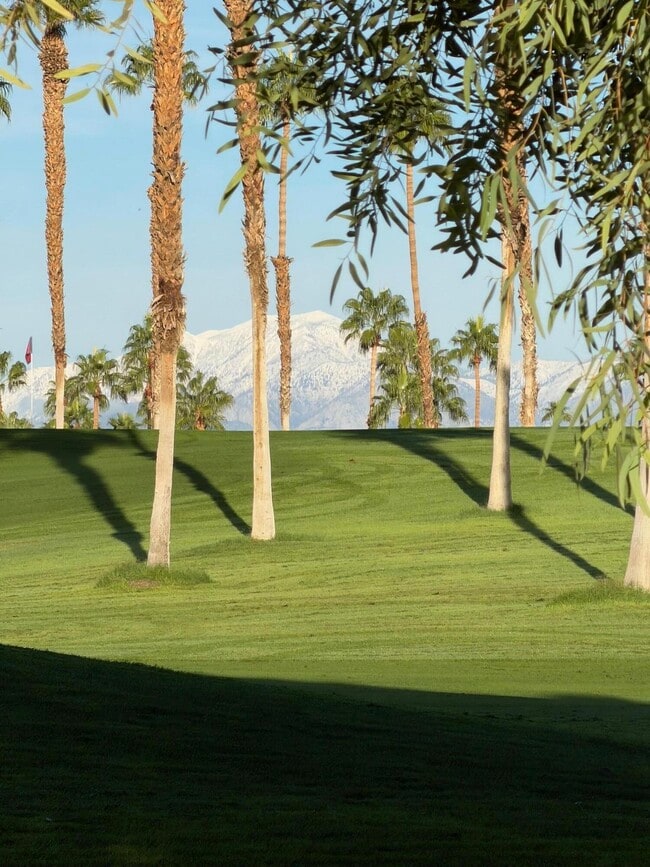 269 Vista Royale Cir W in Palm Desert, CA - Building Photo - Building Photo