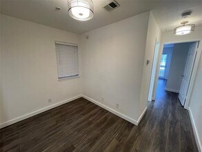 7474 Fair Oaks Ave in Dallas, TX - Building Photo - Building Photo