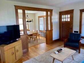 319 Bridge St in Northampton, MA - Foto de edificio - Building Photo