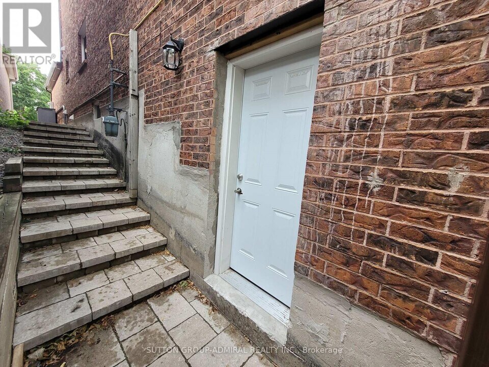 61 Janesville Rd in Vaughan, ON - Building Photo