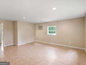 93-95 Higgins Rd in Locust Grove, GA - Building Photo - Building Photo