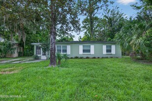 2256 Inwood Cir S in Jacksonville, FL - Building Photo