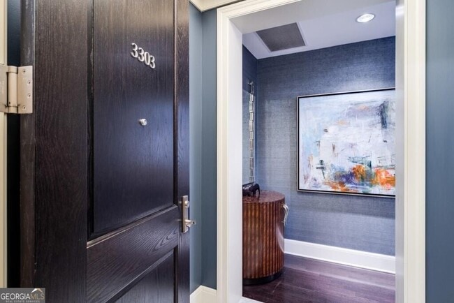 3344 Peachtree Rd in Atlanta, GA - Building Photo - Building Photo