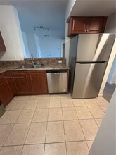 529 E Sheridan St in Dania Beach, FL - Building Photo - Building Photo