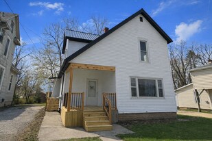 931 W Wayne St in Lima, OH - Building Photo