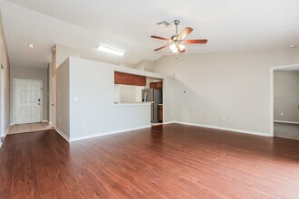 119 Lookout Dr in Apollo Beach, FL - Foto de edificio - Building Photo