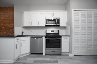 80 Wayne St in Jersey City, NJ - Building Photo - Building Photo