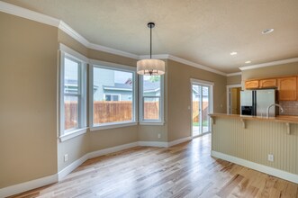 7150 W Tobi Ct in Boise, ID - Foto de edificio - Building Photo