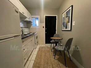 821 Main St E in Hamilton, ON - Building Photo - Building Photo