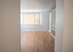 8206 Old Harford Rd, Unit 1 in Parkville, MD - Building Photo - Building Photo