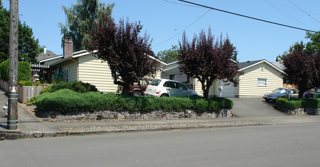 5603 NE Everett St in Portland, OR - Building Photo - Building Photo