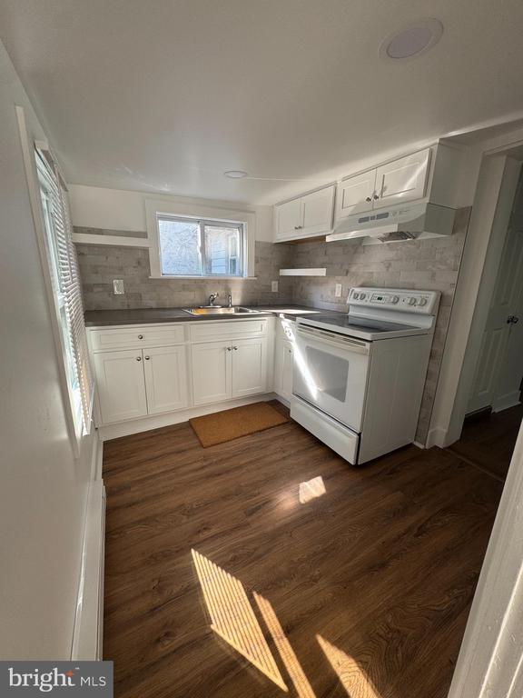 property at 1977 W Main St