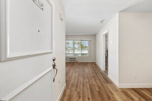 4860 Rolando Ct in San Diego, CA - Building Photo