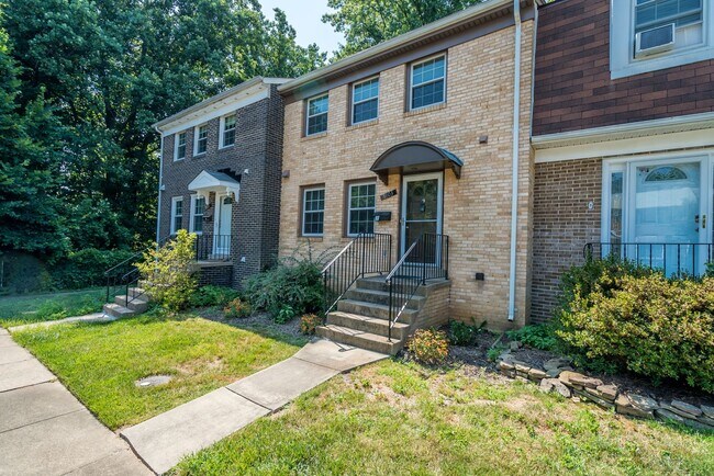 9103 Vosger Ct in Fairfax, VA - Foto de edificio - Building Photo