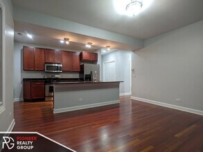 7356 N Ashland Blvd in Chicago, IL - Building Photo - Building Photo