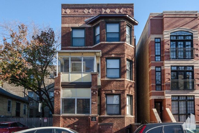 property at 3253 N Kenmore Ave