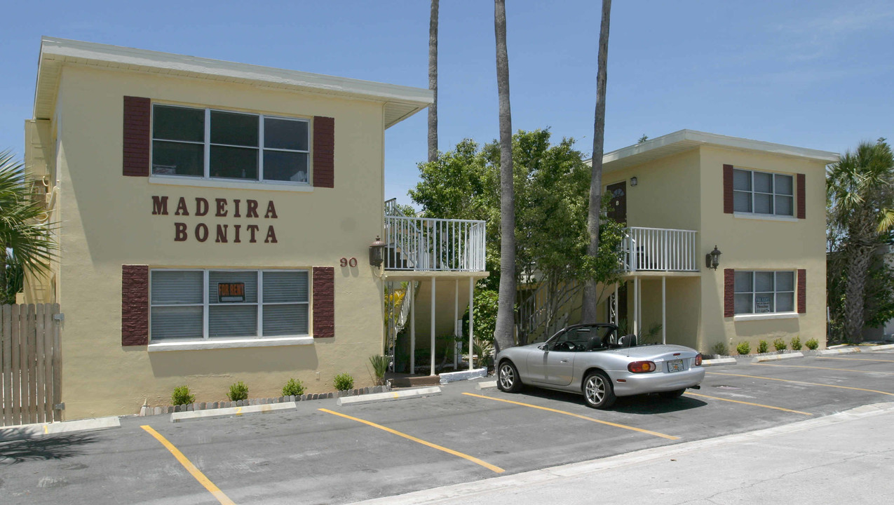 Madeira Bonita in Madeira Beach, FL - Foto de edificio