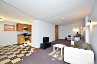 504 NY-9D in Beacon, NY - Foto de edificio - Building Photo