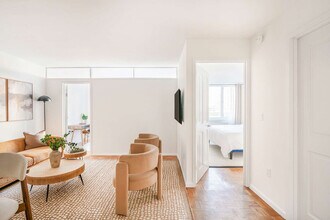 350 W 43rd St, Unit SI ID1471717P in New York, NY - Building Photo - Building Photo