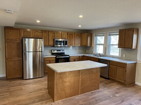 235 Dakota St, Unit Apt#1 in St. Paul, MN - Building Photo