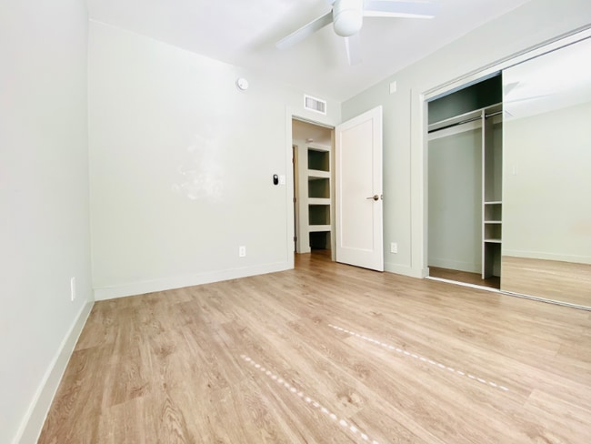 1535 N Kenmore Ave in Los Angeles, CA - Foto de edificio - Building Photo