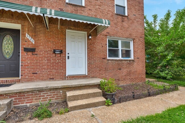 property at 1722 Yakona Rd