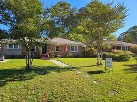 206 Brandywine Rd in Savannah, GA - Building Photo