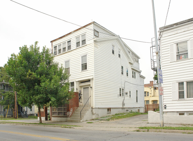 60 Academy St in Poughkeepsie, NY - Foto de edificio - Building Photo