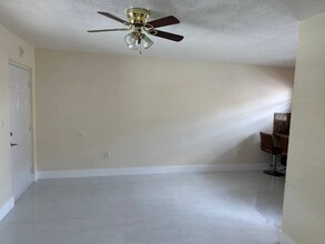 2550 W 60th St in Hialeah, FL - Building Photo - Building Photo