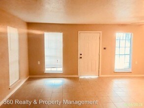 9413 Hollock St in Houston, TX - Building Photo - Building Photo