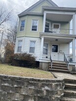 12 Tromp St in Clifton, NJ - Building Photo