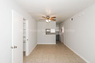 3111 Falk Ct in La Porte, TX - Foto de edificio - Building Photo