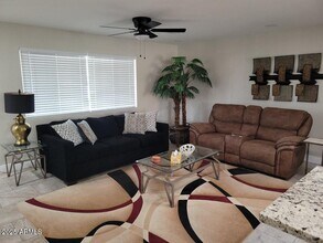 10544 W Cheryl Dr in Sun City, AZ - Foto de edificio - Building Photo