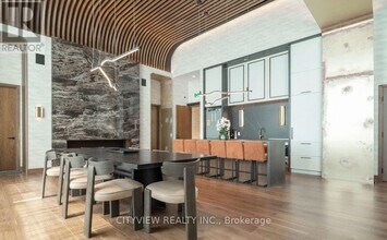 3240 William Coltson Ave in Oakville, ON - Building Photo - Building Photo